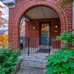 02 Entry Arch From Yard 701 S Braddock 31