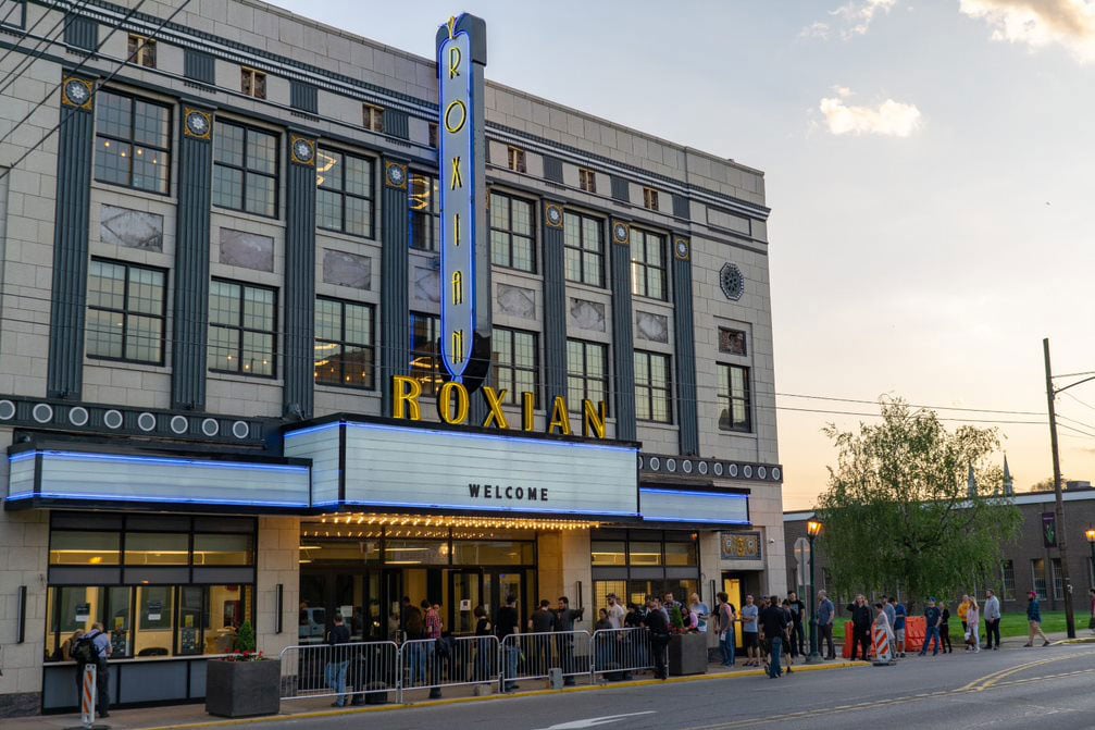 Roxian Theatre Exterior 01 1