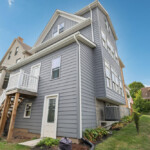 E 11th 040