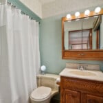 Primary Ensuite Bathroom 1801 Kent Road 5