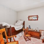 2132 Sarah Street 11