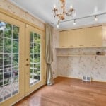 20 693 Orchard Ave Windowstill