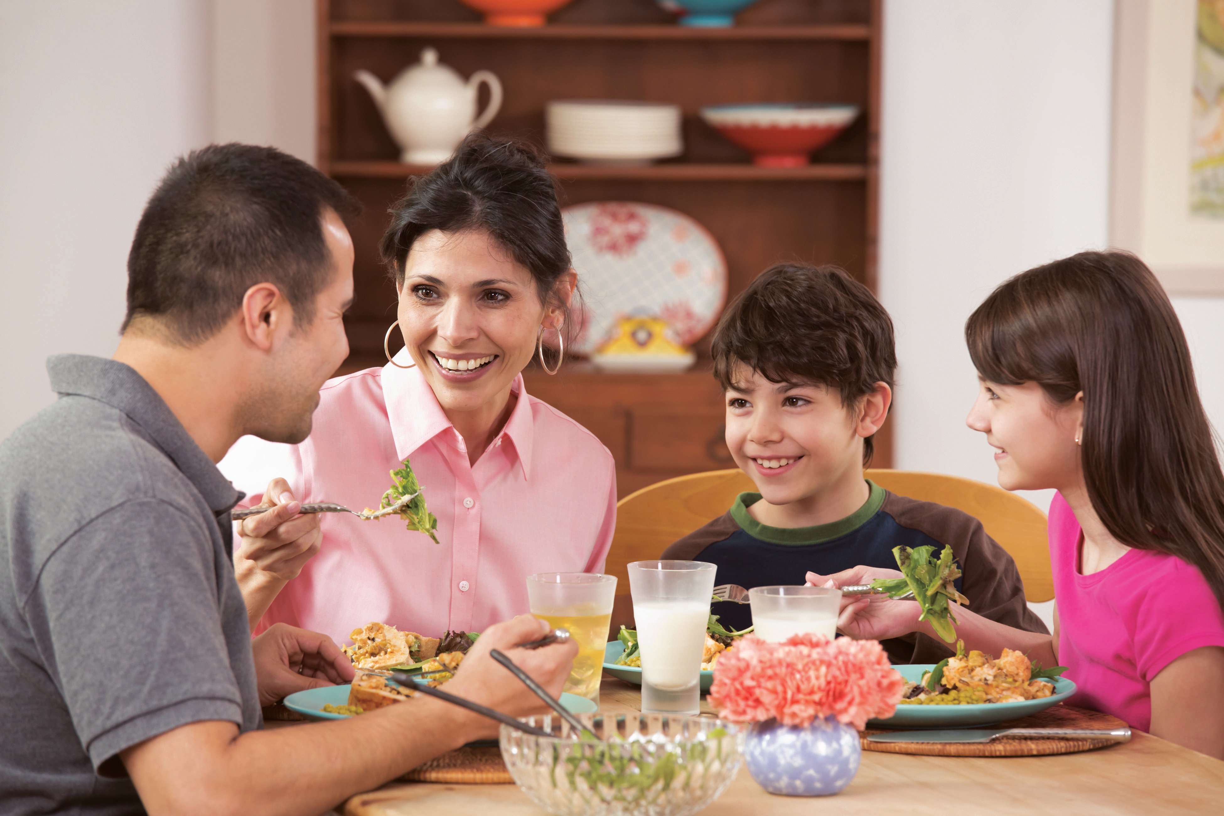 Family Meals Make a Difference - The Benefits of Eating Together ...