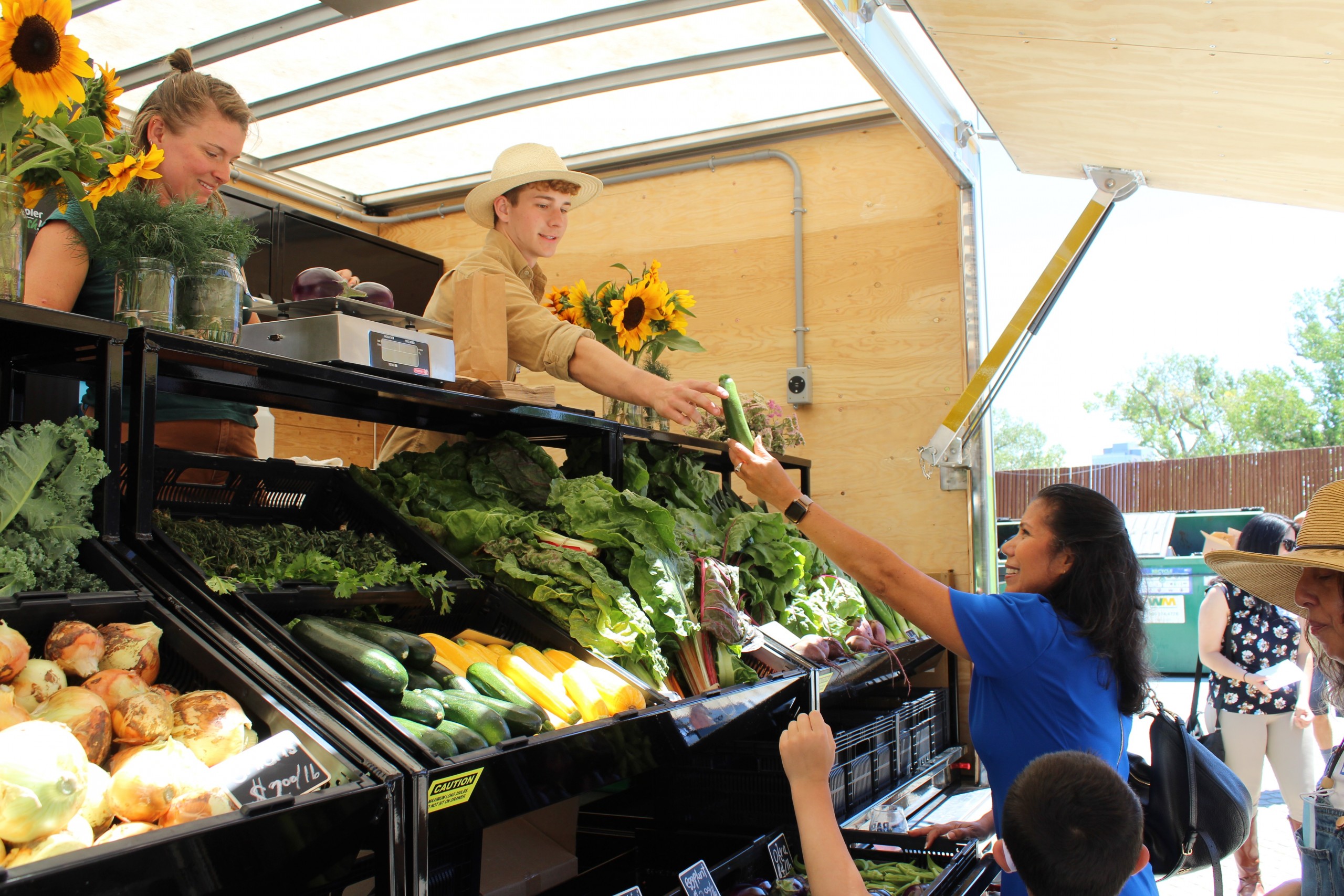 A New Mobile Farmers Market To Hit The Streets - Sactown Magazine