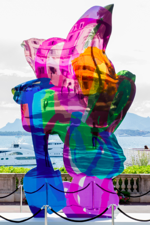 Download Jeff Koons' "Coloring Book" sculpture fetches $13.3 million at Cannes - Sactown Magazine