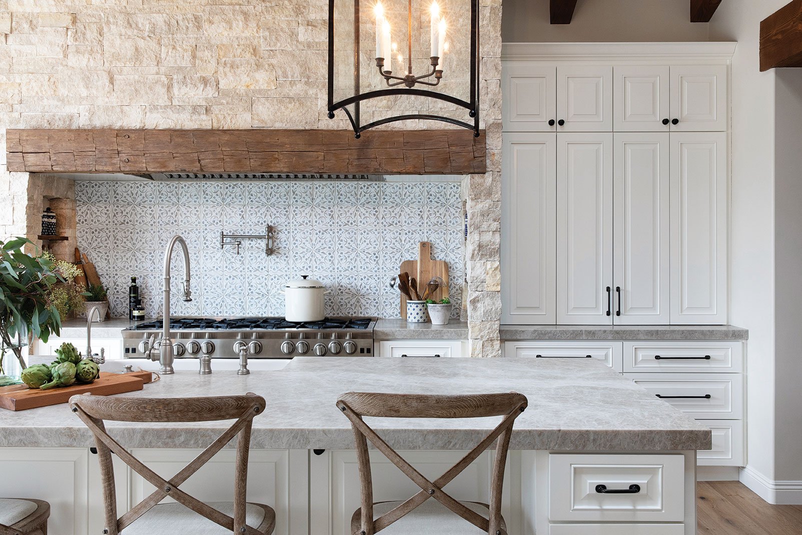 6 Must-Have Kitchen Essentials for a Luxury Custom Home - McNair