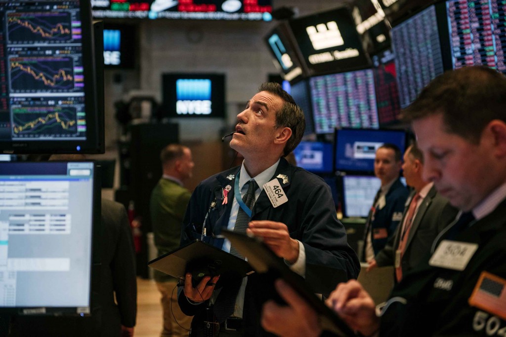 Dow Plunges For Second Straight Day On Coronavirus Disruption Fears