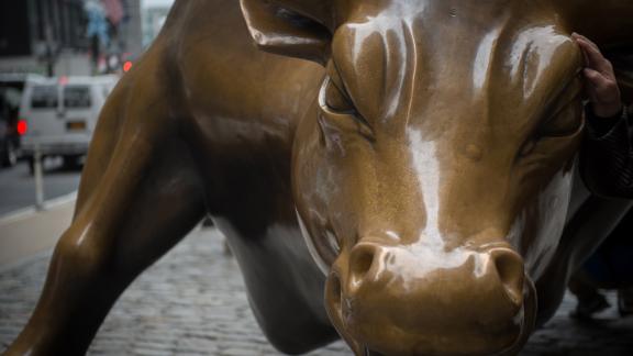 200219113304 Wall Street Bull File Live Video