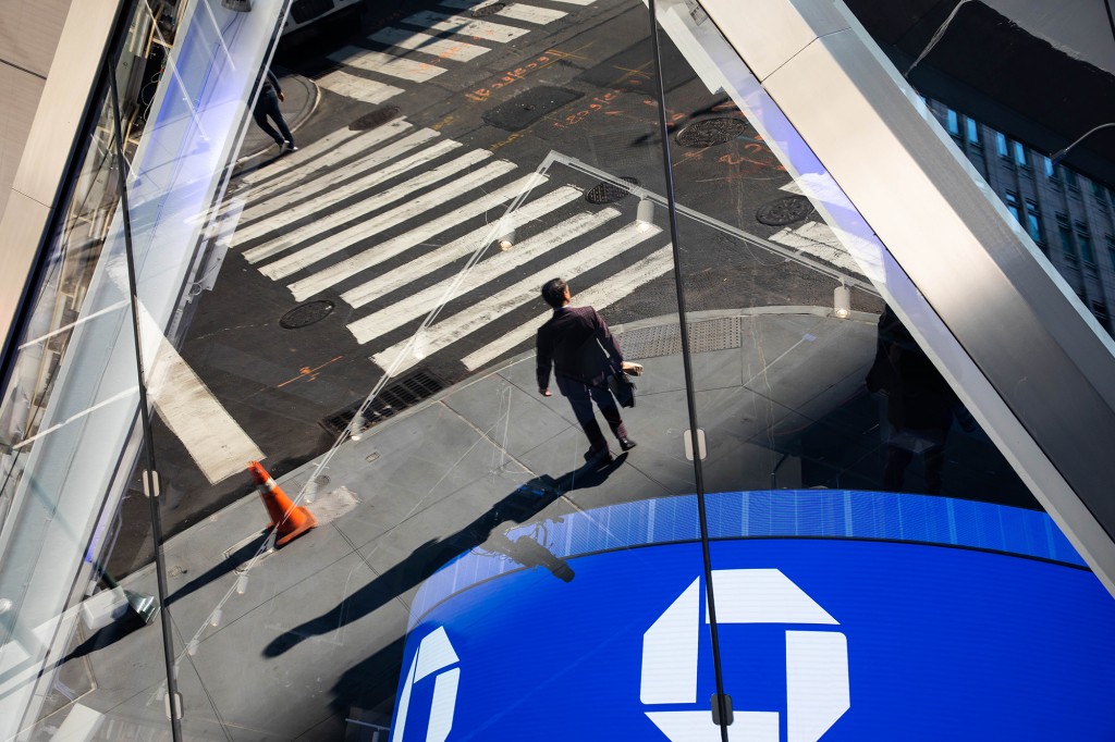 Jpmorgan Trading Floor Staff Return To Office