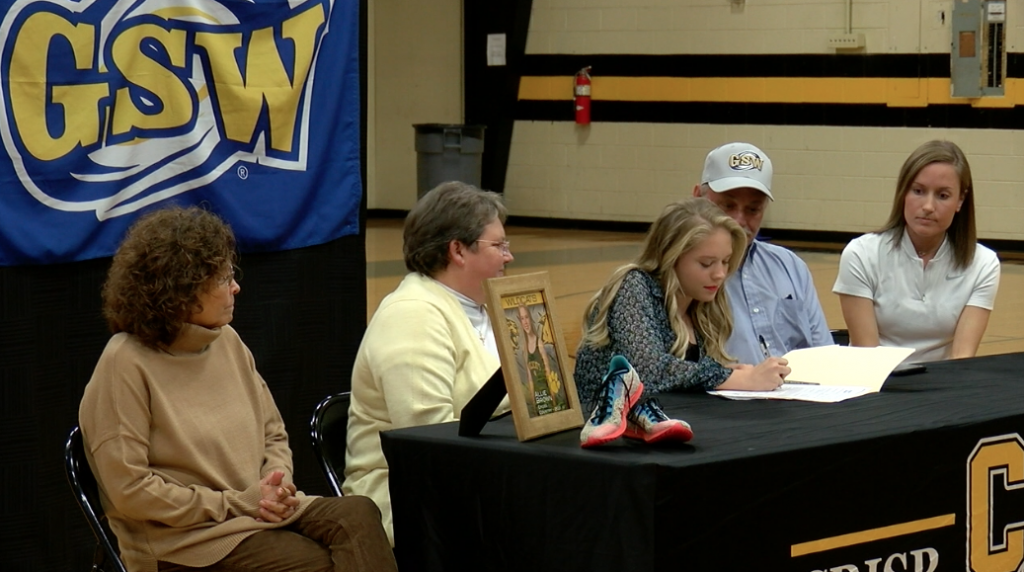 Crisp Academy's Allie Brown Signs With Gsw