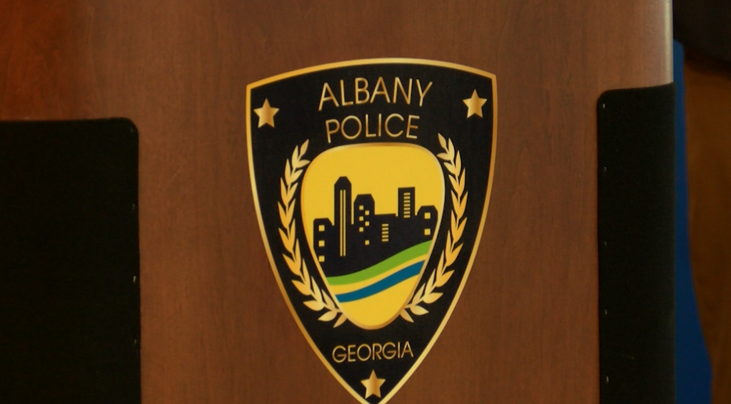 Apd Discuss Recent Spree Of Car Break Ins
