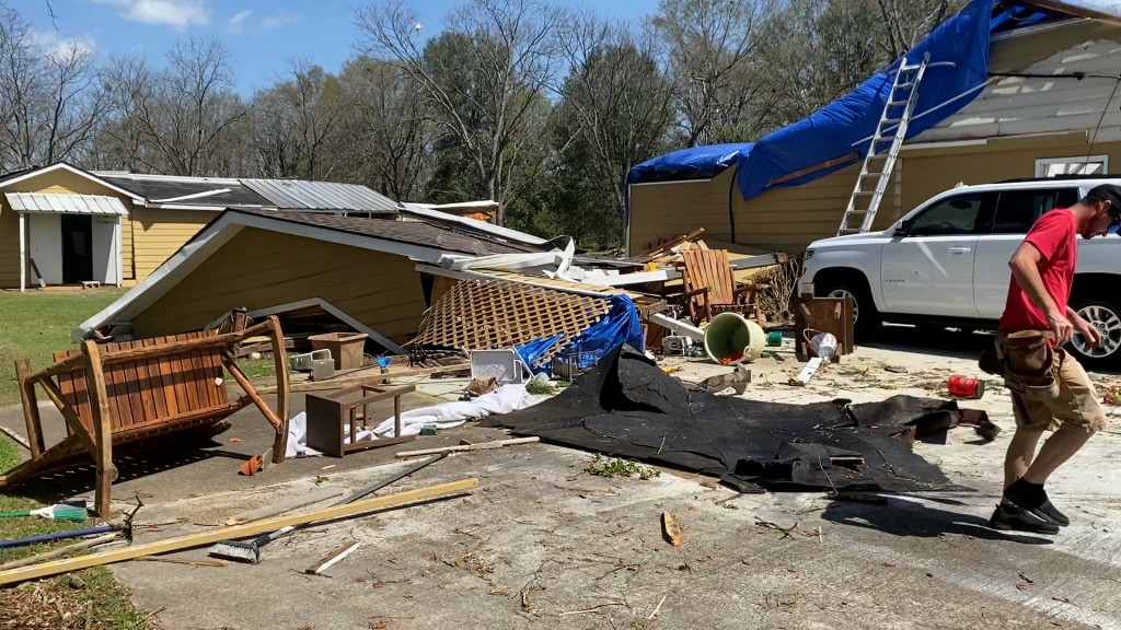 Leesburg Resident Without Roof After Severe Weather