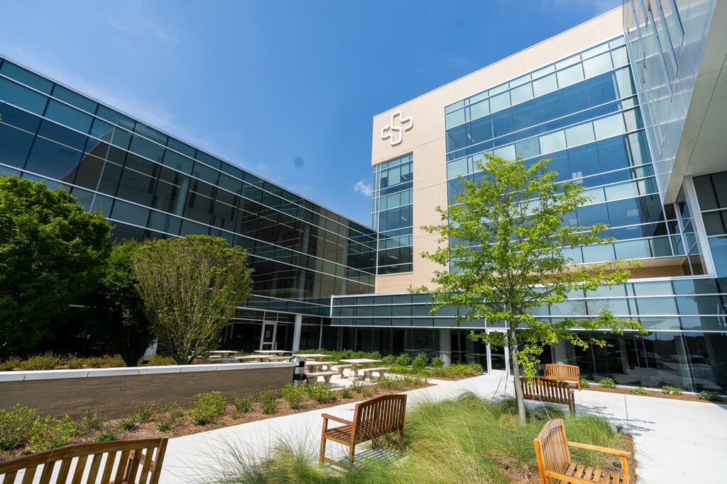 Trmc New Tower Courtyard