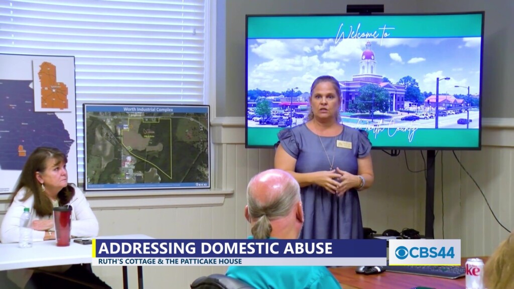 Ruth’s Cottage & The Patticake House Partner With The Sylvester Worth County Chamber Of Commerce Addressing Domestic Abuse