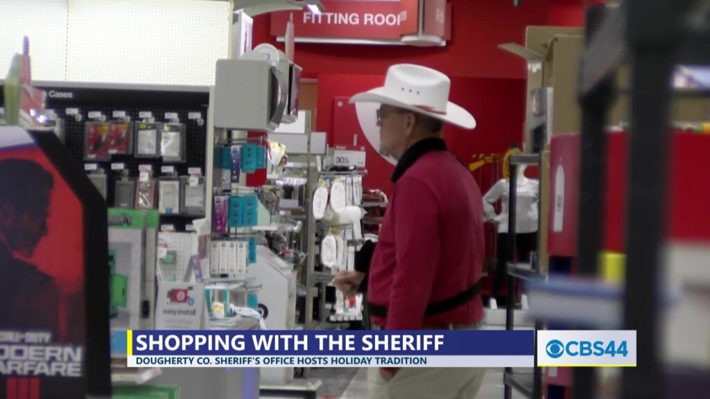 Dougherty Co. Sheriff Kevin Sproul Holds Annual “shop With The Sheriff”