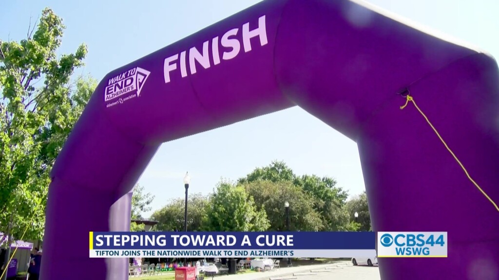 Deandra Walk To End Alzheimer's 9 26 02