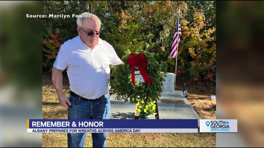 Volunteers To Honor Veterans Wreaths Across America Day