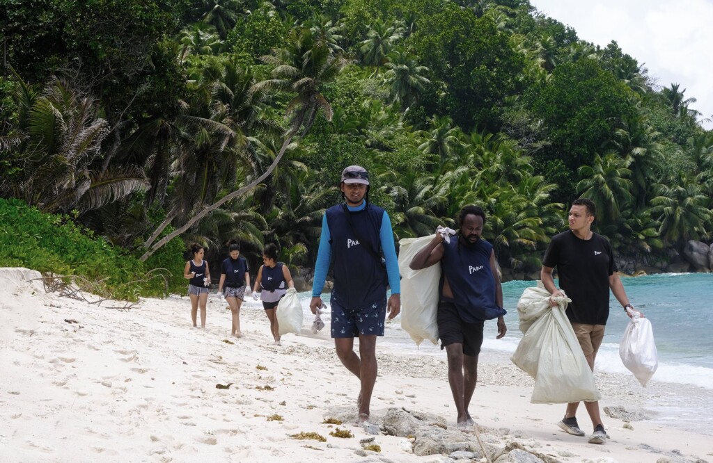 Seychellesislandstrashcleanup6