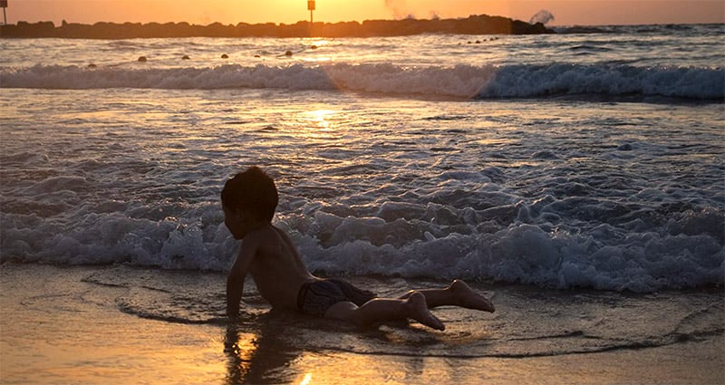 Patty Nieberg Palestinian Toddler Plays Beach Tel Aviv