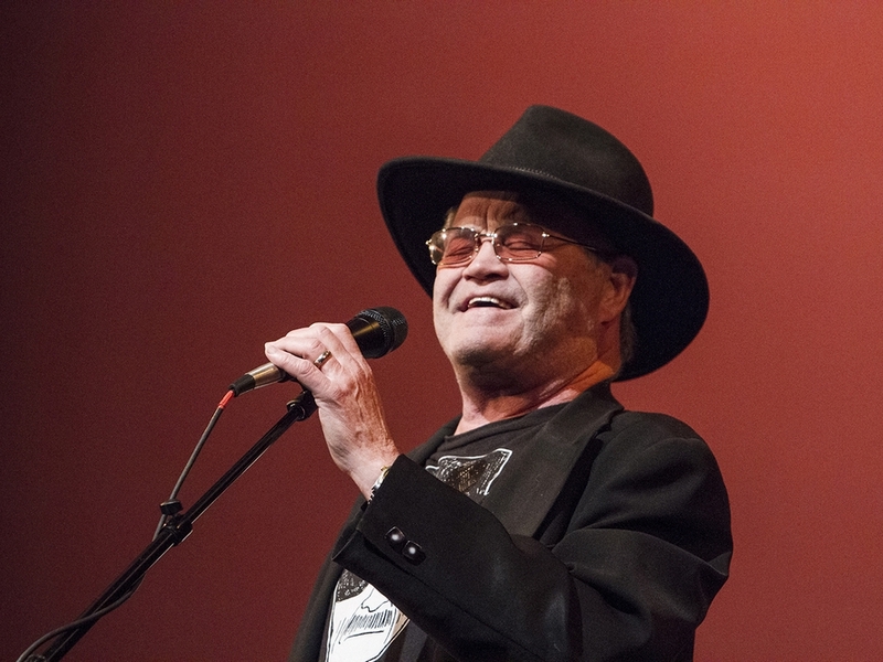 Monkee Micky Dolenz To Honor Late Bandmates On Tour