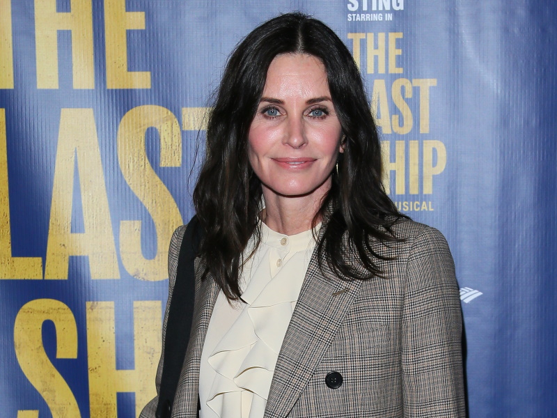 Courteney Cox Parodies A Tampax Commercial She Did In The 1980s