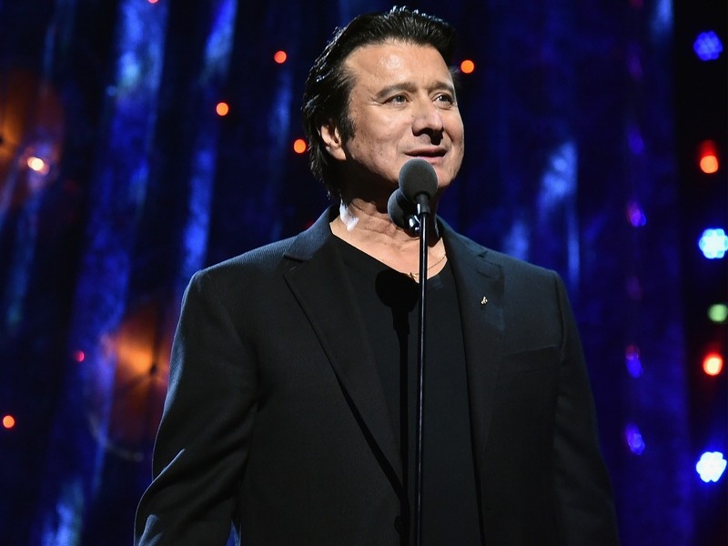 Steve Perry Teases New Holiday Song Online