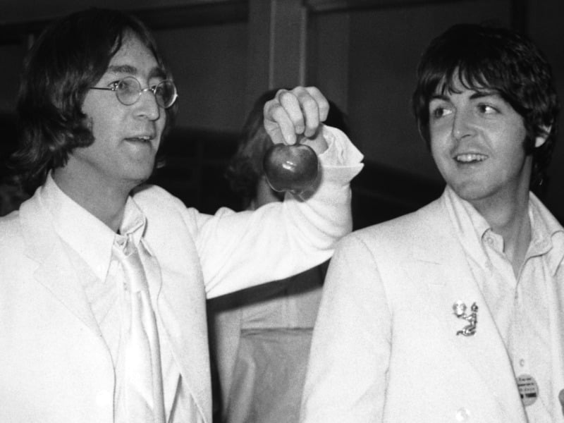 The Beatles’ Apple Records Manager Ken Mansfield Dead At 85