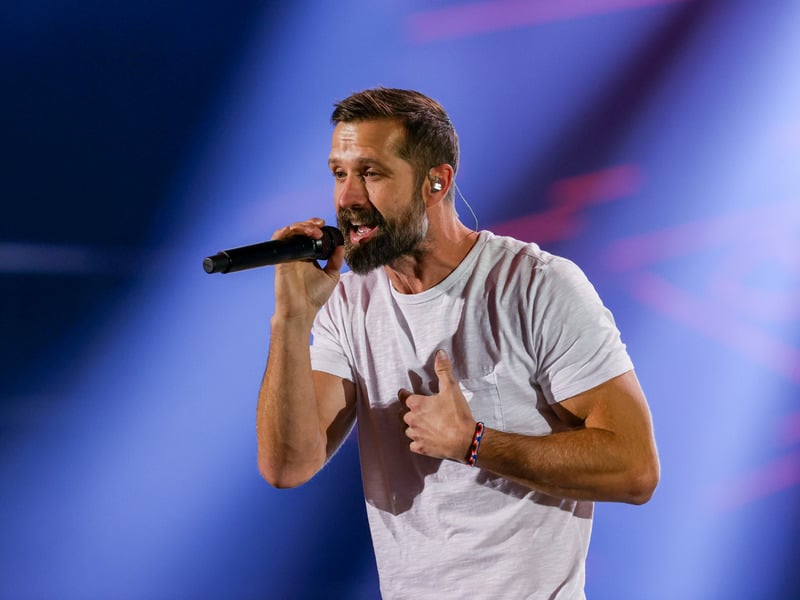 Walker Hayes Holds Top Two Spots For Top Selling Digital Country Songs Of 2022