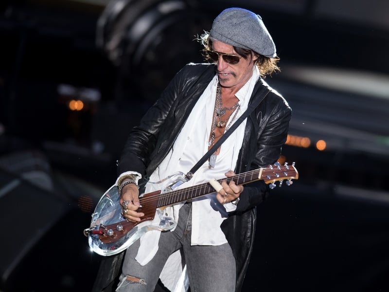 Joe Perry To Embark On Solo Tour This Spring