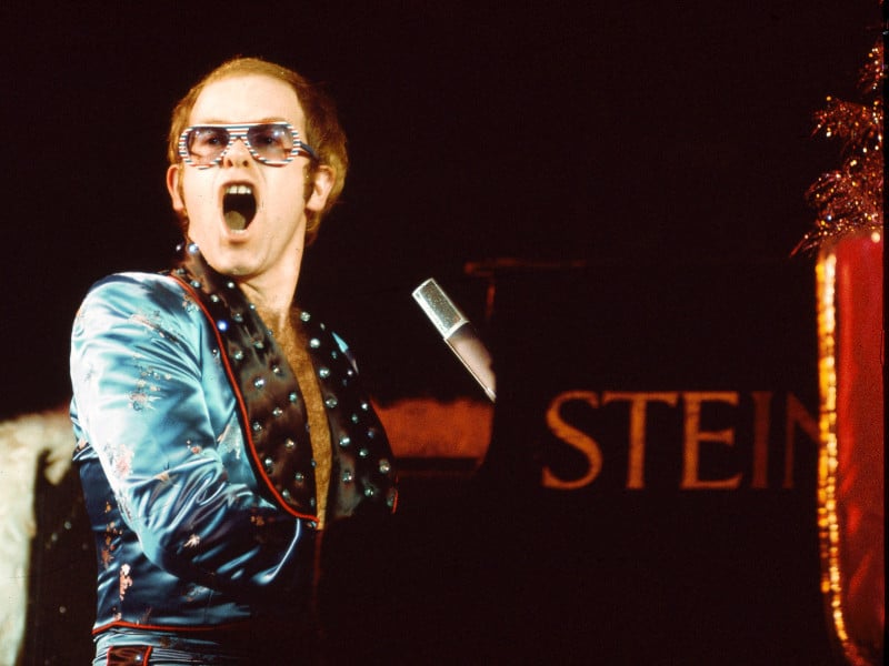 50 Years Ago!!! Elton John’s ‘don’t Shoot Me I’m Only The Piano Player’ Hits Number One