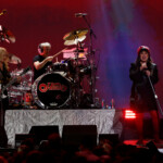 Nancy (l) And Ann Wilson Perform During The Iheartradio Music Festival At T Mobile Arena In Las Vegas