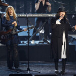 Nancy And Ann Wilson Of Heart Perform At The 2013 Rock And Roll Hall Of Fame Induction Ceremony In Los Angeles