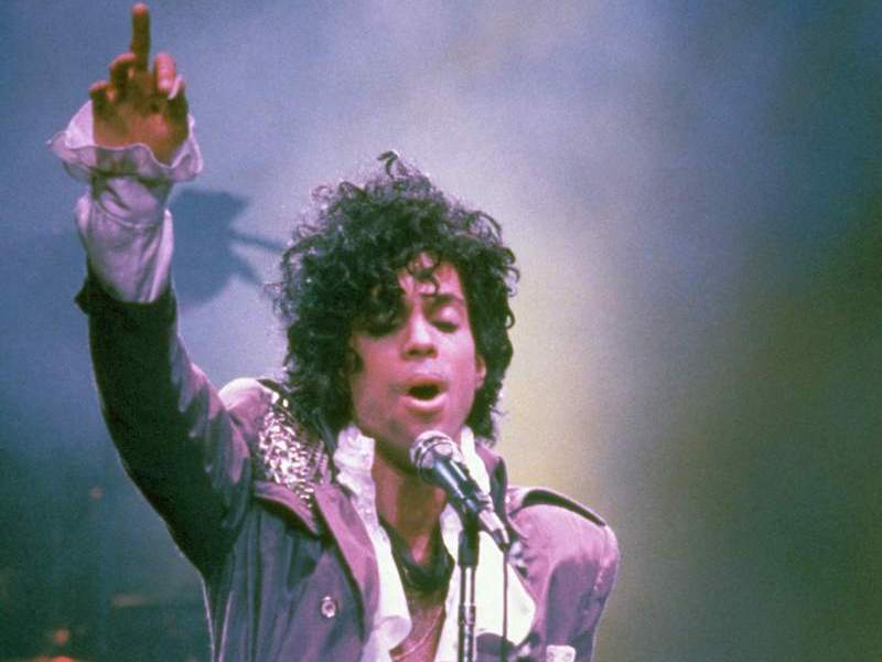 Prince’s Sister Shares Details About Their Final Conversations