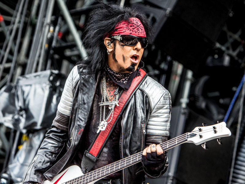 New Mötley Crüe Guitarist John 5 Partners With Peta For Pet Adoption Campaign