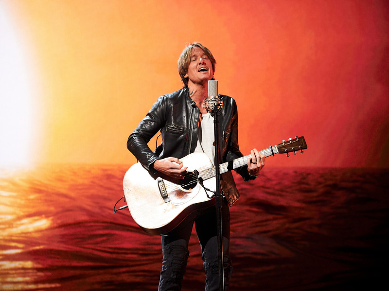Keith Urban Pays Miley Cyrus An Unusual Compliment, “she Sounds Like An Ashtray”
