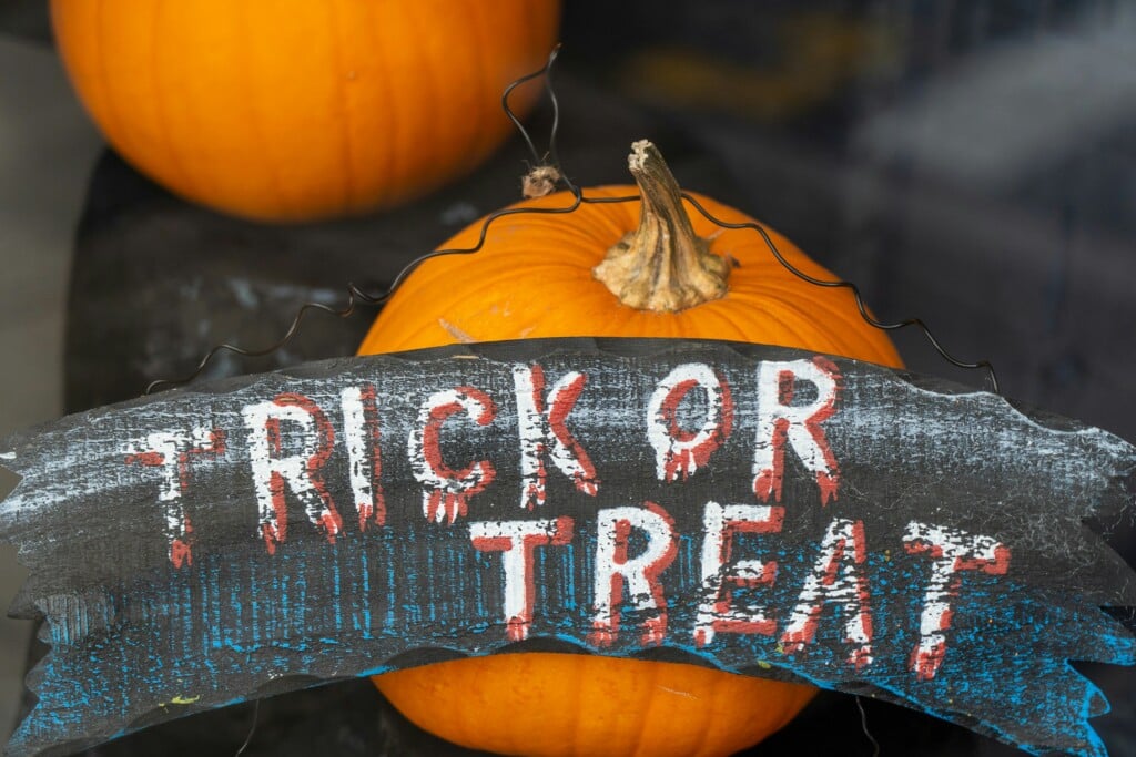 Four Trick-or-Treating Safety Tips - Sunny 92.3 | WDEF-FM