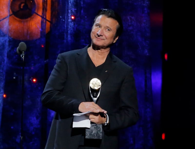 Steve Perry Auctioning Off Personal Items From His Archives To Benefit Wildfire Victims