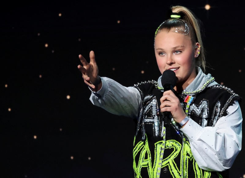 Jojo Siwa Fan Apologizes After Ejecting Fan From Concert Over ‘offensive’ Hoodie
