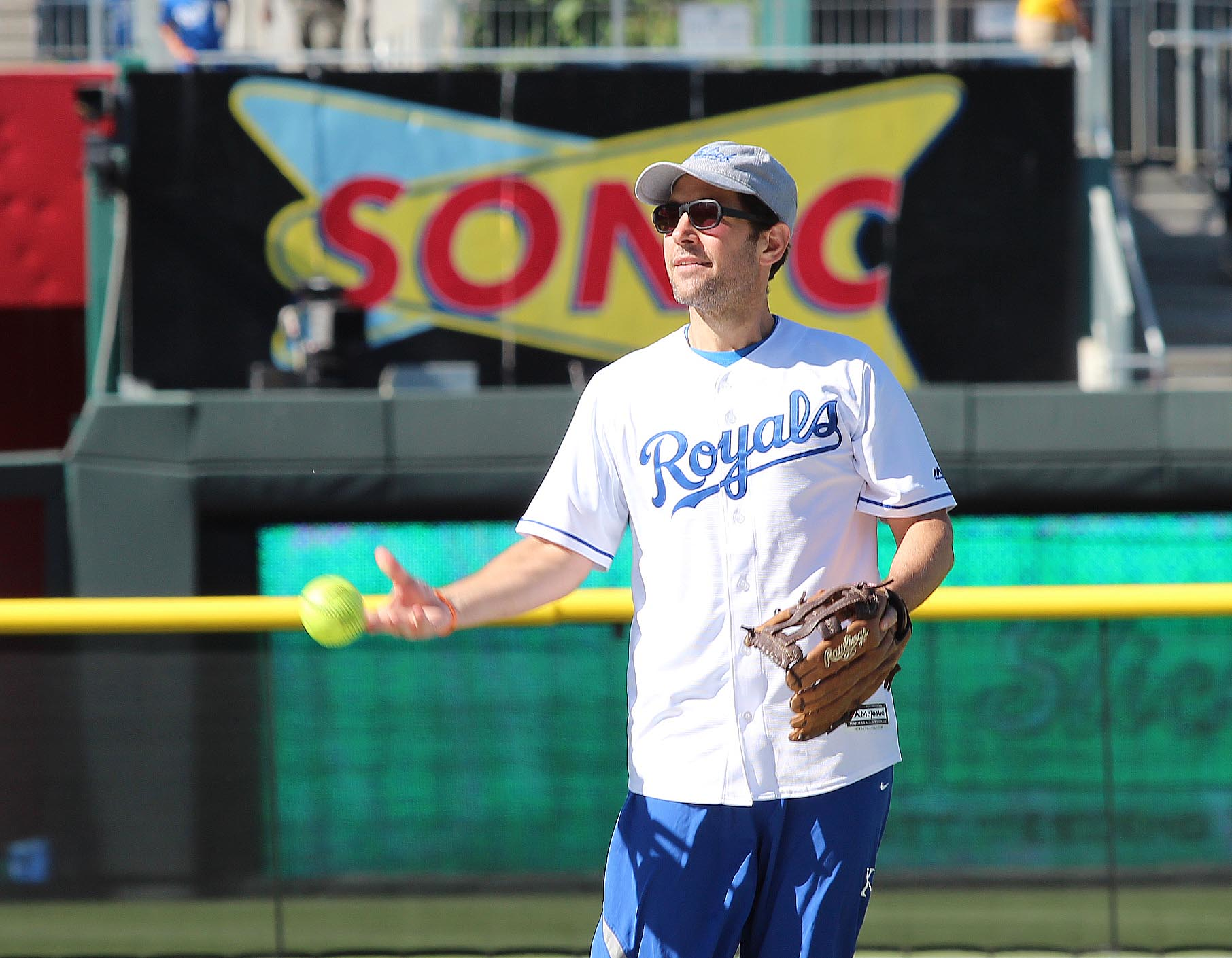 Kansas City Big Slick celebrities play silly softball game