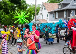 Molly Balloons Parade 2121