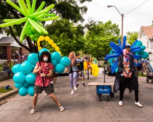 Molly Balloons Parade 2129