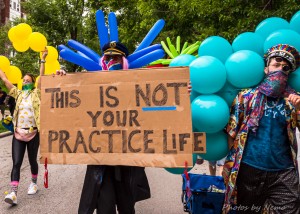 Molly Balloons Parade 2385