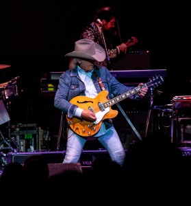Dwight Yoakam 01