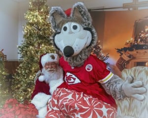 Love Fund Thanksgiving Dinner W Santa 2473