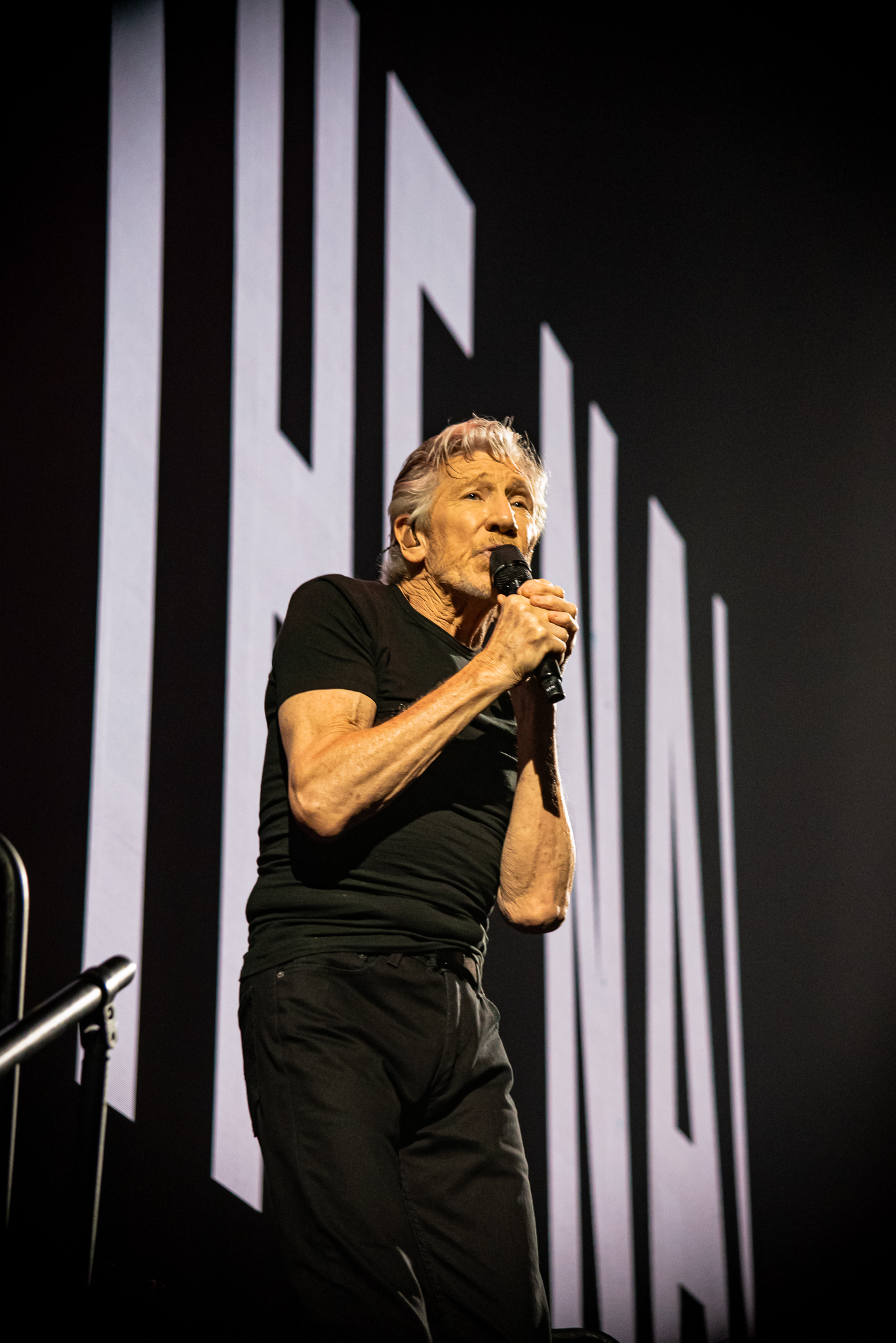 Photos: Roger Waters at T-Mobile Center