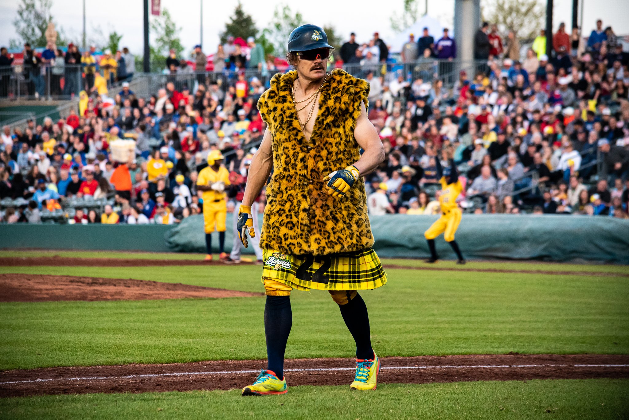 THE KANSAS CITY MONARCHS vs THE SAVANNAH BANANAS IN KANSAS CITY - 2023  Banana Ball World Tour : r/bananabaseball