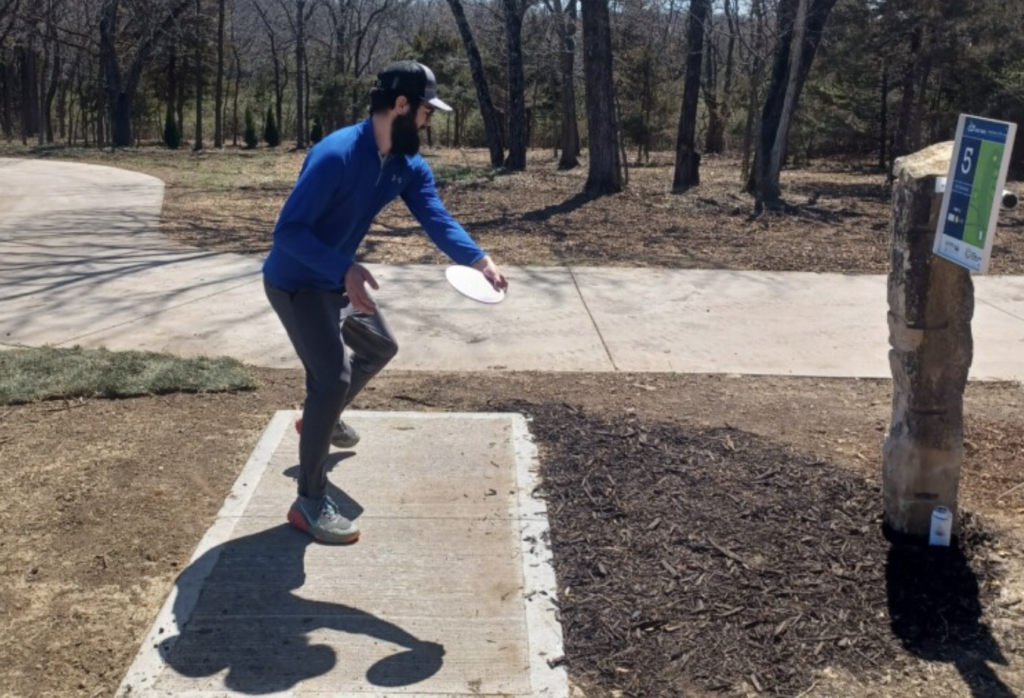 Lenexa’s Black Hoof Disc Golf Course opens to enthusiastic hobbyists