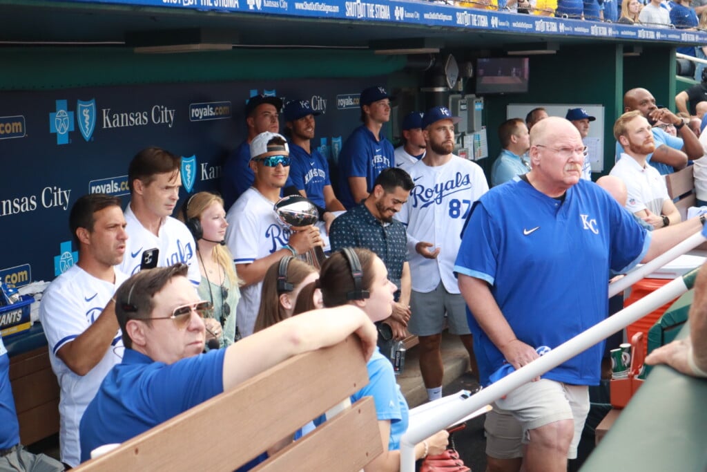 Lorde meets baseball legend George Brett, the inspiration behind her hit  Royals