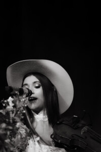 Sierra Ferrell Midland Theatre 1