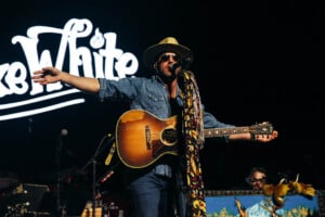 110825 Drakewhite 3